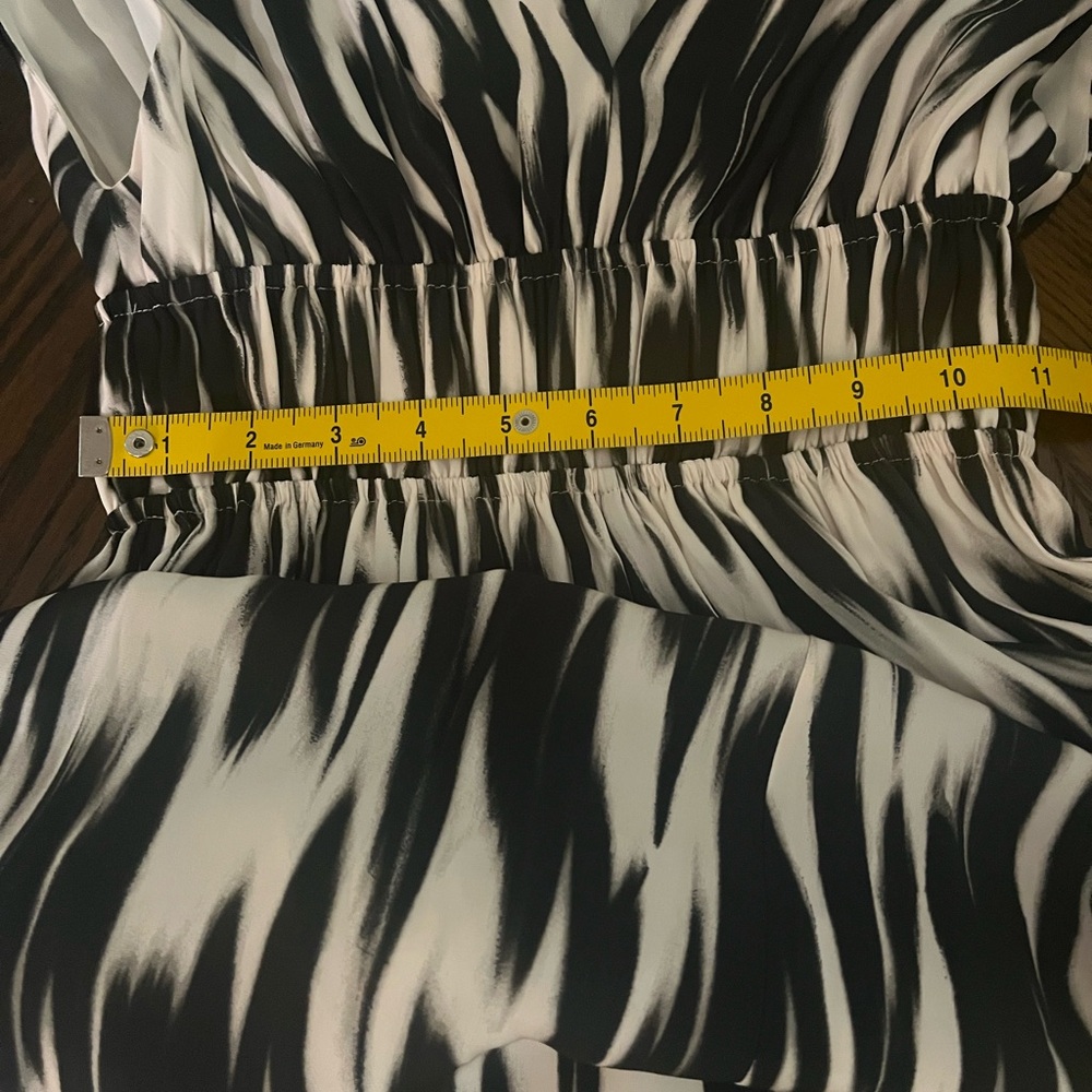 Banana Republic cascade silk dress - Picture 7 of 8